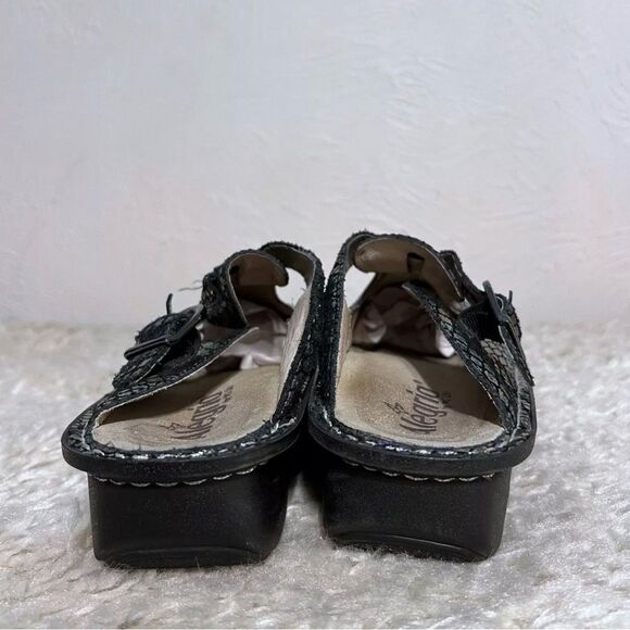 Alegria by PG Iridescent Mermaid Print Slip-On Clogs Women’s Size 36 6-6.5 - Picture 4 of 10